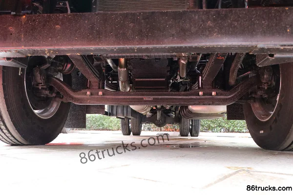 JAC Gallop A6L II Medium Truck 195 hp 4x2(6 wheels) 7.8m Box Cargo Truck Chassis (1) | 86Trucks