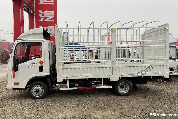 Dayun 129hp 4X2(6 wheels) 4.05m single-row stake small truck (China VI) Exterior (2) | 86Trucks