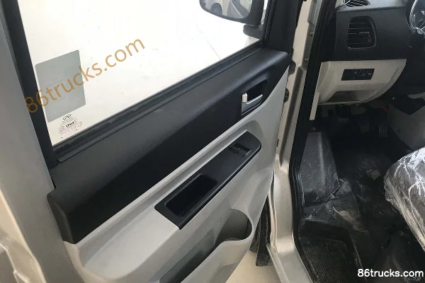 Zhongtong bus Tianxuan 2.6T 2 places 4.43m fourgon fermé purement électrique 43.2Kwh Cabine (1) | 86Trucks