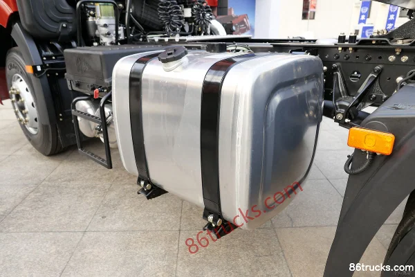 FAW Jiefang New J6P Heavy Truck Value Edition 380hp 4X2(6 wheels) Tractor Truck (China VI) Cab (2) | 86Trucks