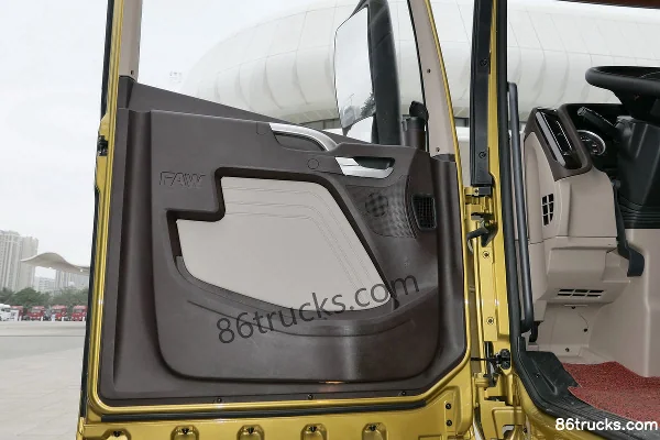 FAW Jiefang Qingdao JH6+ living cabin version 560 hp 6X4(10 wheels) AMT automatic tractor truck (China VI) (1) | 86Trucks