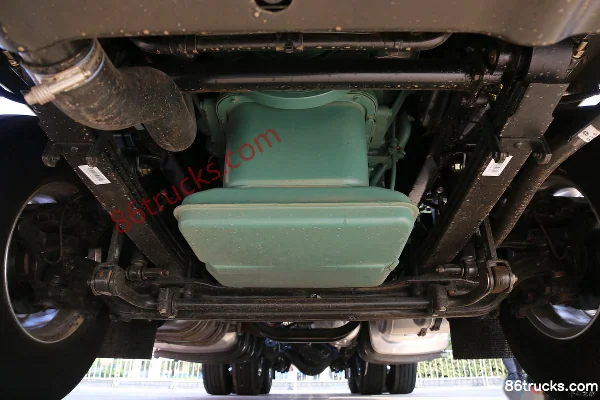 FAW Jiefang Qingdao JH6+ living cabin version 560 hp 6X4(10 wheels) AMT automatic tractor truck (China VI) Chassis (1) | 86Trucks