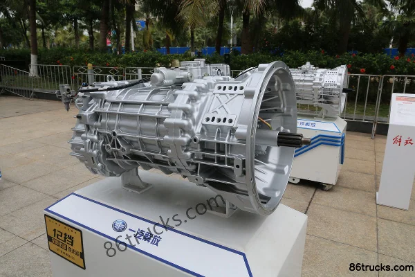 FAW Jiefang CA12TAX250M7 12-Speed Manual Transmission Exterior (2) | 86Trucks