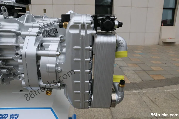 FAW Jiefang Lingdong AMT version classique Extérieur (3) | 86Trucks