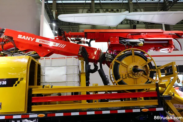 SANY Group 185 hp 4X2(6 wheels) Concrete Shotcrete Truck Chassis (3) | 86Trucks