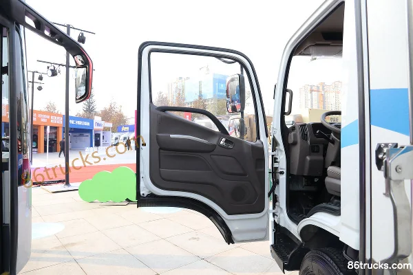 Aumark Zhilan 8T Single Row Hydrogen Fuel Cell Van Light Truck 4X2(6 wheels) Interior (1) | 86Trucks