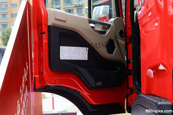 JAC Gallop A5W III Heavy Truck Lightweight Version 400 hp 6X4(10 wheels) Tractor Truck (with PTO) Cab (2) | 86Trucks