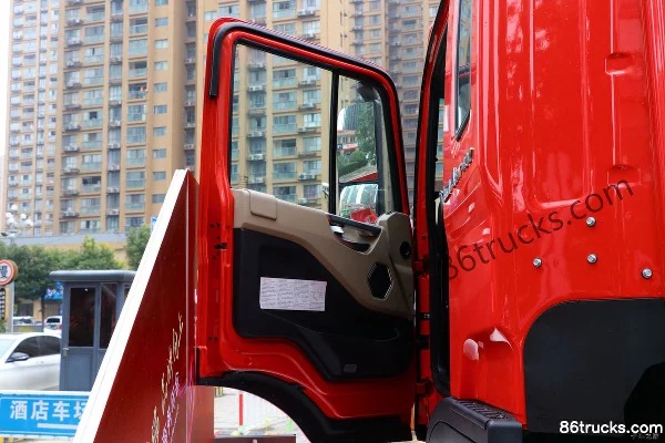 JAC Gallop A5W III Heavy Truck Lightweight Version 400 hp 6X4(10 wheels) Tractor Truck (with PTO) Cab (1) | 86Trucks