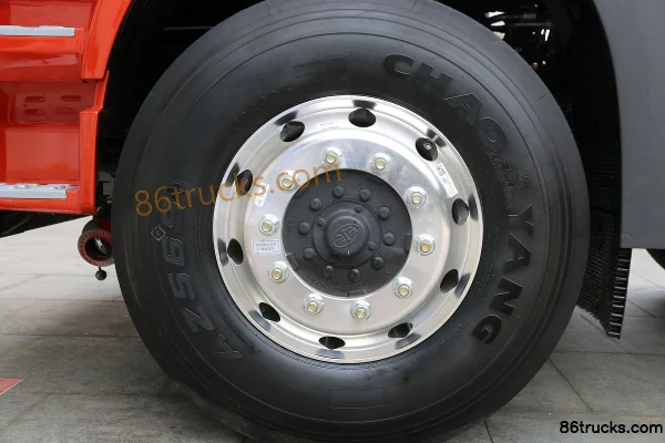 FAW Jiefang J6L medium truck 320hp 8X4(12 wheels) fuel tanker (Luping Machine brand) Chassis (1) | 86Trucks