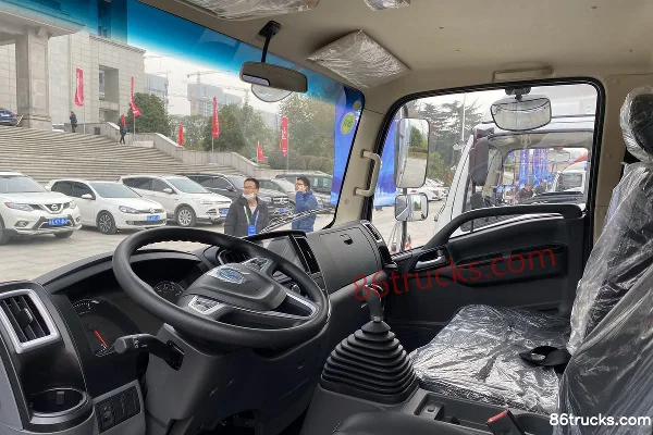 SHACMAN Light Truck Delong K3000 Lightweight Comfort 130hp 4X2(6 wheels) 4.18m single-row van truck (China VI) (axle ratio 4.875) Cab (2)