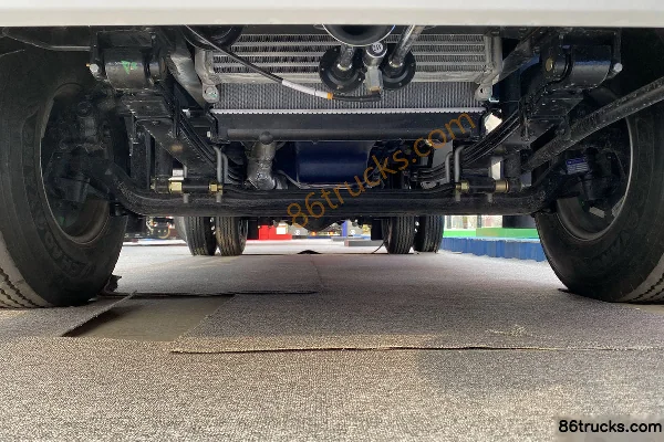 SHACMAN Light Truck Delong K3000 Lightweight Version 150 hp 4X2(6 wheels) 4.08m Refrigerated Truck (China VI) Chassis (1) | 86Trucks