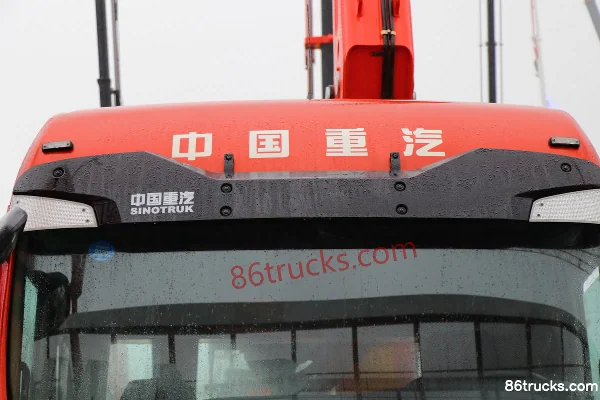 Sinotruk HOWO TX Heavy Truck 440 hp 6X4(10 wheels) Truck-mounted Crane Tractor Truck (Hongchang Tianma Brand) Exterior (2) | 86Trucks
