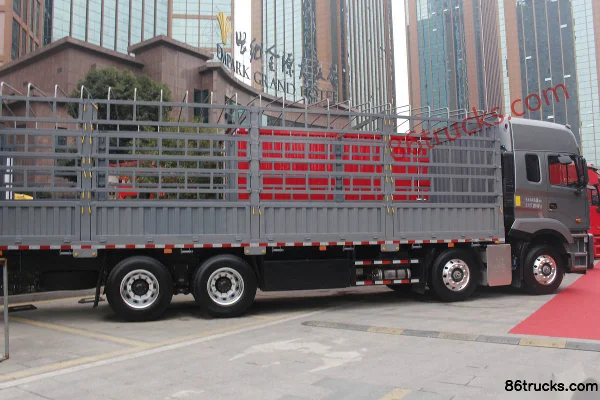 JAC Gallop A5W Heavy Truck 350 hp 8X4(12 wheels) 9.6m Cage Cargo Truck Body (3) | 86Trucks