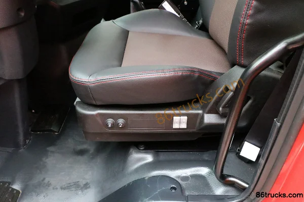 JAC Gallop A5X Heavy Truck 260 hp 4X2(6 wheels) 9.8m Van Cargo Truck (China VI) Cab (3) | 86Trucks