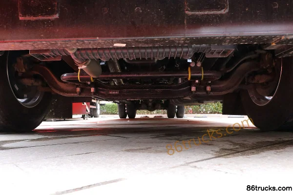 JAC Gallop A5X Heavy Truck 260 hp 4X2(6 wheels) 9.8m Van Cargo Truck (China VI) Chassis (1) | 86Trucks