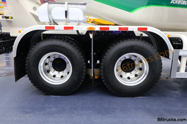 XCMG Hanfeng G5 8X4(12 wheels) 7.2 m³ electric concrete mixer truck (G4802D) Cab (1) | 86Trucks
