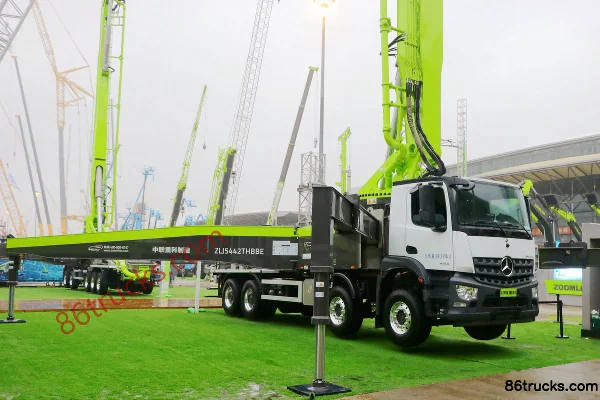 Mercedes-Benz 435 hp 8X4(12 wheels) Concrete Pump Truck (Zoomlion Brand) Exterior (3) | 86Trucks