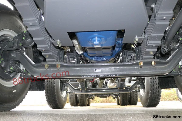 Dongfeng Liuqi Chenglong H7 375 hp 8X4(12 wheels) dump truck Chassis (1) | 86Trucks
