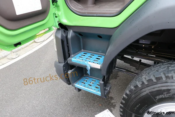 Dongfeng Liuqi New Chenglong M3 230 hp 6X2(8 wheels) Dump Truck Cab (3) | 86Trucks