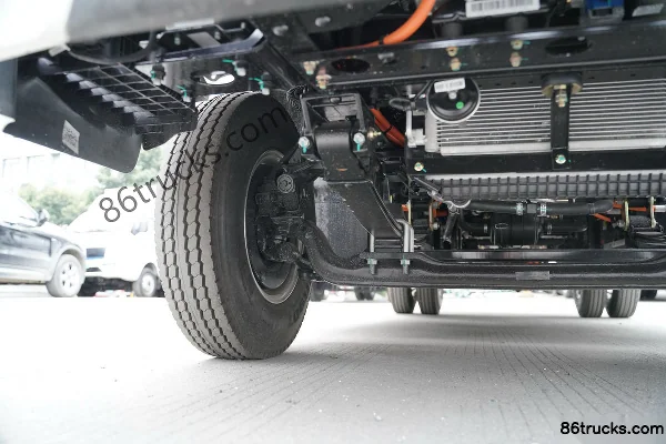 FARIZON G7E 4.5T 4.1m single-row pure electric stake light truck 81.14kWh 4X2(6 wheels) Chassis (2) | 86Trucks
