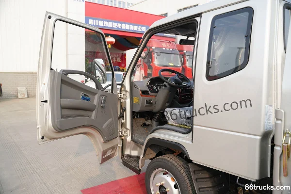 Tangjun Ouling Small BMW 1.6L 105 hp 4X2(6 wheels) CNG 3.08m half-row flatbed mini truck Cab (1) | 86Trucks