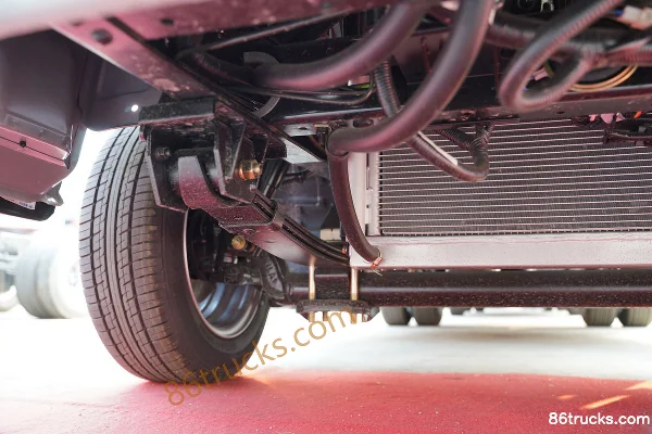 Tangjun Ouling Small BMW 1.6L 105 hp 4X2(6 wheels) CNG 3.08m half-row flatbed mini truck Chassis (2) | 86Trucks
