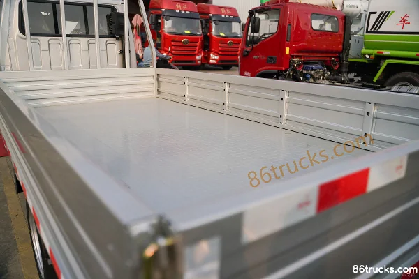 Tangjun Ouling Small BMW 1.6L 105 hp 4X2(6 wheels) CNG 3.08m half-row flatbed mini truck Body (3) | 86Trucks