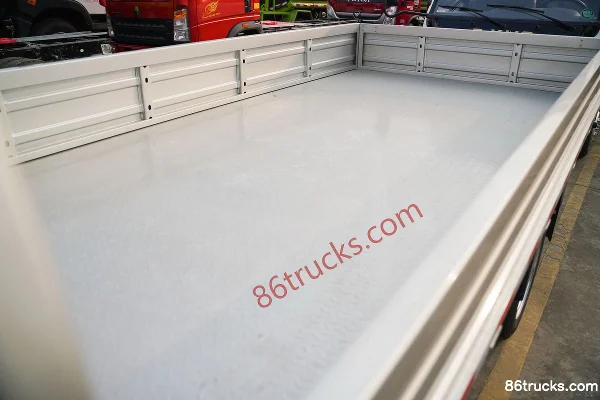 Tangjun Ouling Small BMW 1.6L 105 hp 4X2(6 wheels) CNG 3.08m half-row flatbed mini truck Body (1) | 86Trucks