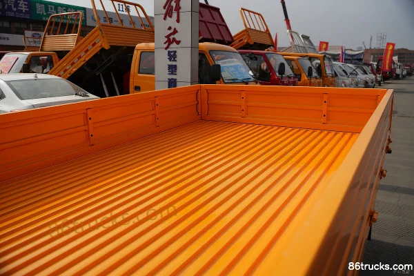 FAW Hongta FAW Jiefang Gongshi 150hp 4X2(6 wheels) 3.145m double-row flatbed light truck Body (3) | 86Trucks