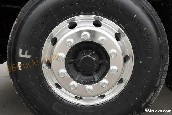 SAIC Hongyan Genlyon C500 Heavy Truck 2020 Model 520hp 6X4(10 wheels) AMT Automatic Tractor Truck Chassis (3) | 86Trucks