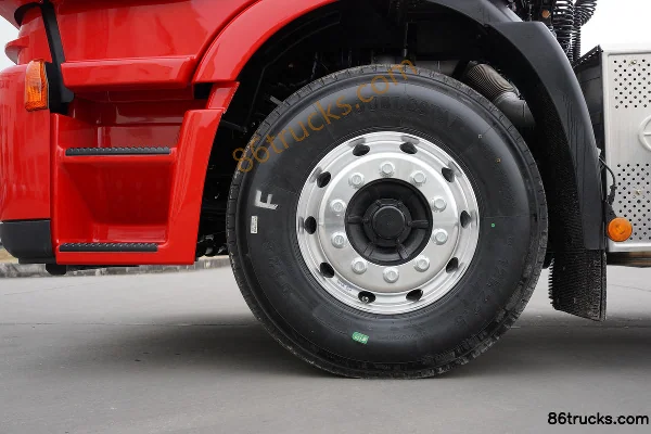 SAIC Hongyan Genlyon C500 Heavy Truck 2020 Model 520hp 6X4(10 wheels) AMT Automatic Tractor Truck Chassis (2) | 86Trucks