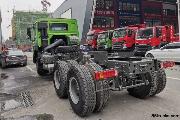 Sinotruk HOWO V7 Heavy Truck 440hp 6X4(10 wheels) 5.8m Dump Truck Exterior (2) | 86Trucks