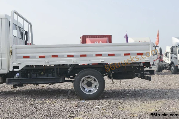 FAW Hongta FAW Jiefang Baling 95 hp 4X2(6 wheels) 2.76m double row flatbed light truck (Mengwo MW5G28) Body (2) | 86Trucks