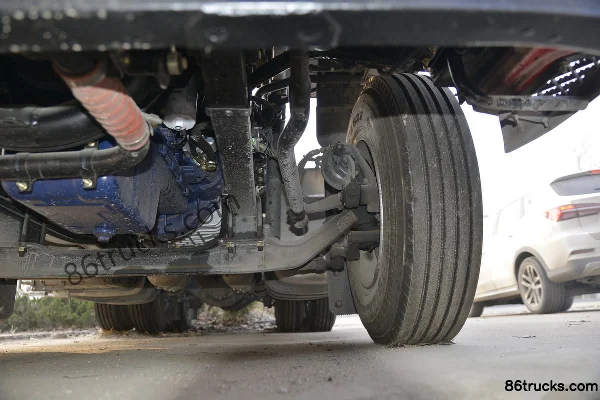 SHACMAN Delong M3000S 440 hp 6X4(10 wheels) Tractor Truck Chassis (3) | 86Trucks