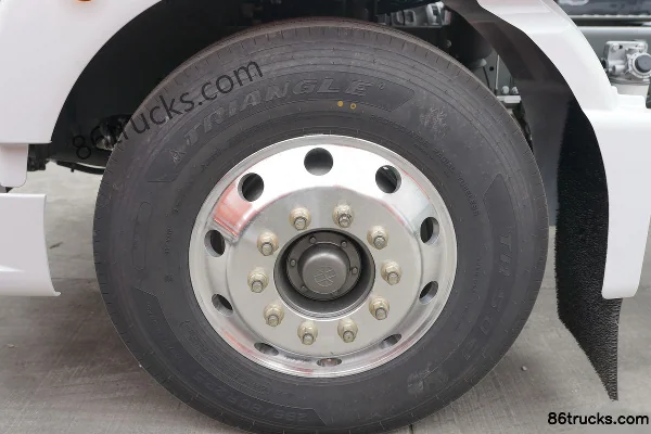 Sinotruk Sitrak G5 heavy truck 240 hp 4X2(6 wheels) 9.6m van truck Chassis (3) | 86Trucks