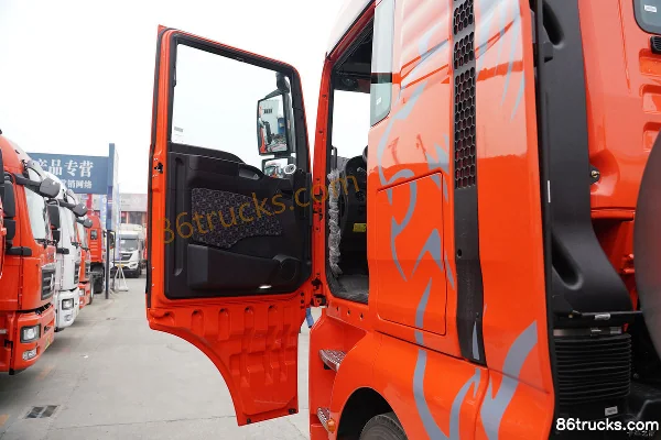 Sinotruk Sitrak G7 heavy truck 480 hp 6X4(10 wheels) LNG tractor truck (China VI) Cab (1) | 86Trucks