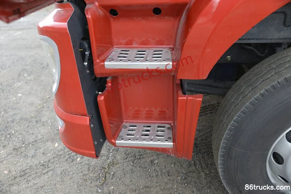 Changzheng Auto Fenghuang C5 Heavy Truck 430 hp 6X4(10 wheels) Tractor Truck Cab (3) | 86Trucks