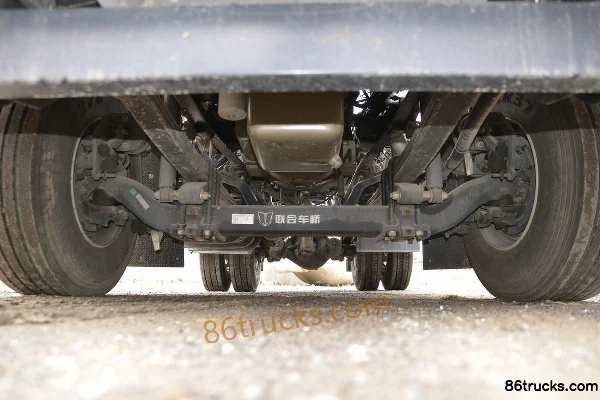 Union Truck U330 330 ch 4X2(6 roues) Tracteur routier Châssis (1) | 86Trucks