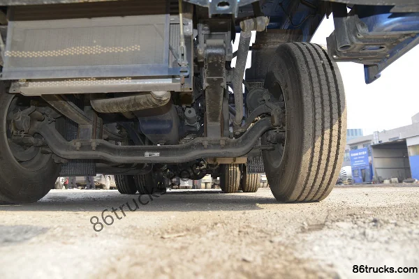 XCMG Hanfeng G5 430hp 6X4(10 wheels) Tractor Truck Chassis (3) | 86Trucks