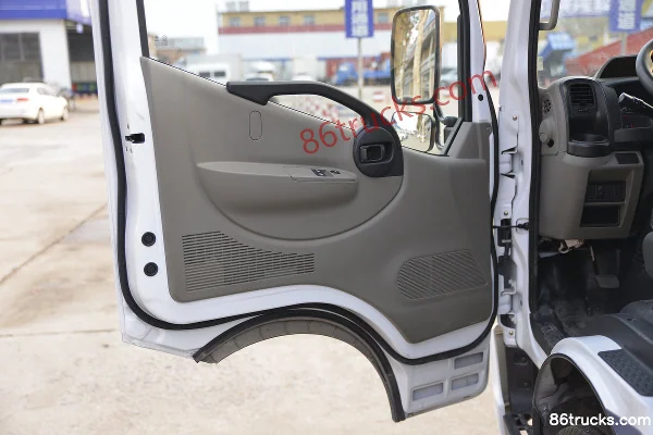 Dongfeng Kaipute K6-N 115hp 4X2(6 wheels) 4.13m Single Row Flatbed Light Truck Cab (2) | 86Trucks