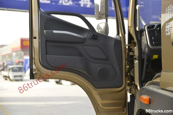 Foton Aoling Dahuangfeng 210hp 4X2(6 wheels) 6.8m semi-sleeper flatbed cargo truck Cab (2) | 86Trucks