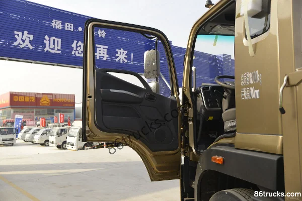 Foton Aoling Dahuangfeng 210hp 4X2(6 wheels) 6.8m semi-sleeper flatbed cargo truck Cab (1) | 86Trucks