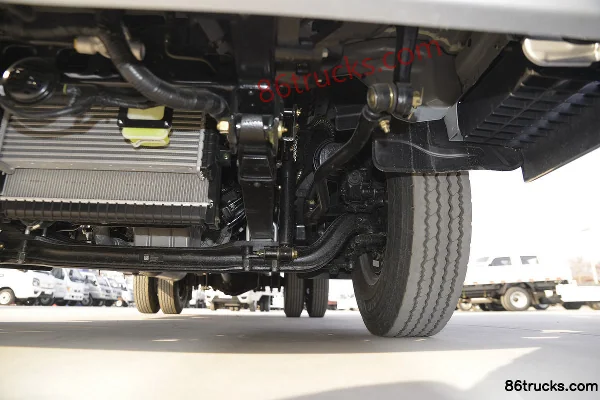 Foton Aumark Express 143 hp 4X2(6 wheels) 3.83m Cab-over Flatbed Light Truck Chassis (3) | 86Trucks