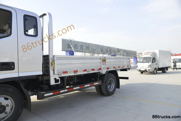 Foton Aumark Express 143 hp 4X2(6 wheels) 3.83m Cab-over Flatbed Light Truck Body (1) | 86Trucks