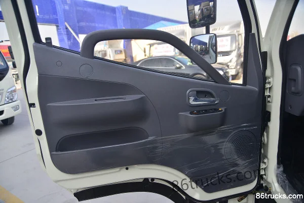 Foton Aumark Jiyun Tech Edition 88 hp 4X2(6 wheels) 3.655m single-row van light truck (air brake) Cab (1) | 86Trucks