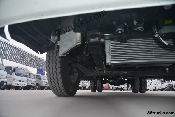 Tangjun Ouling T3 Series 130hp 4X2(6 wheels) 4.15m Single Row Van Light Truck Chassis (2) | 86Trucks