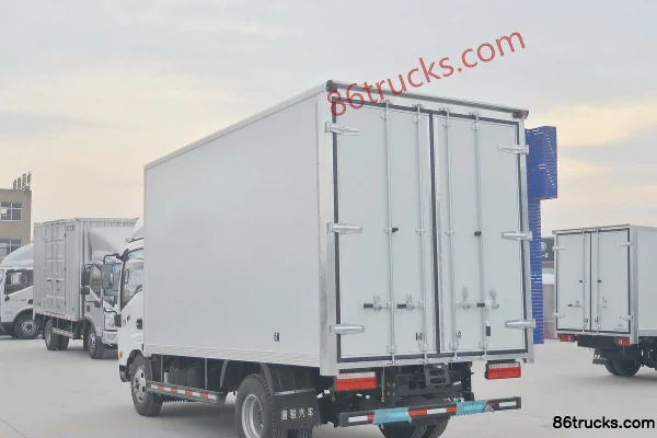 Tangjun Ouling T3 Series 130hp 4X2(6 wheels) 4.15m Single Row Van Light Truck Body (3) | 86Trucks