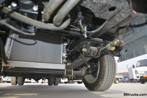 Ouling V5 Deluxe Edition 1.6L 105hp 4X2(6 wheels) CNG 3.61m Single Row Box Light Truck Chassis (3) | 86Trucks