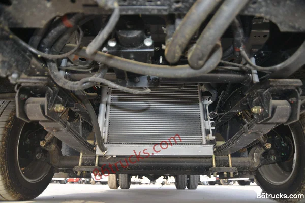 Ouling V5 Deluxe Edition 1.6L 105hp 4X2(6 wheels) CNG 3.61m Single Row Box Light Truck Chassis (1) | 86Trucks