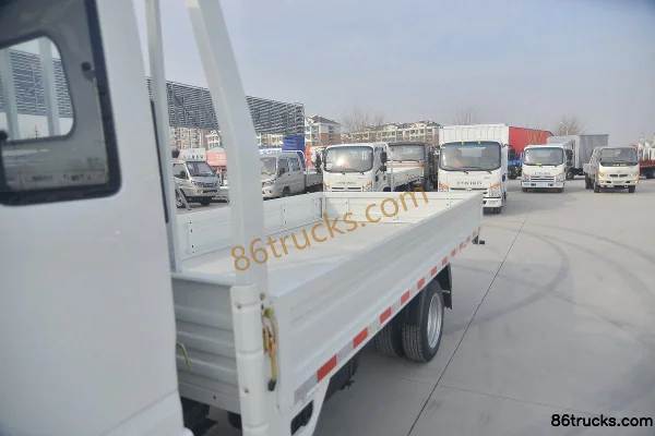 Tangjun Ouling Jinlika II 129 hp 4X2(6 wheels) 3.8m Semi-row Flatbed Light Truck (China VI) Body (1) | 86Trucks